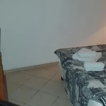 酒店 De Croix 韦尔东的圣克鲁瓦