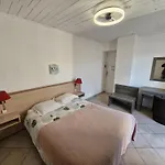 Hotel De Croix *