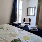 Hotel De Croix *