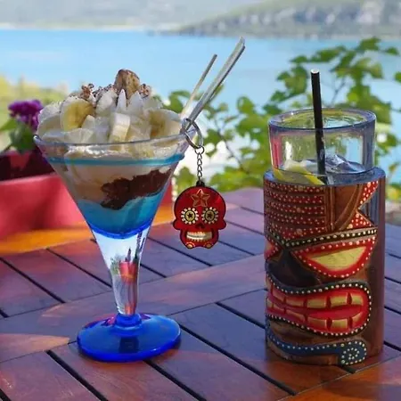 De Croix * Sainte-Croix-de-Verdon